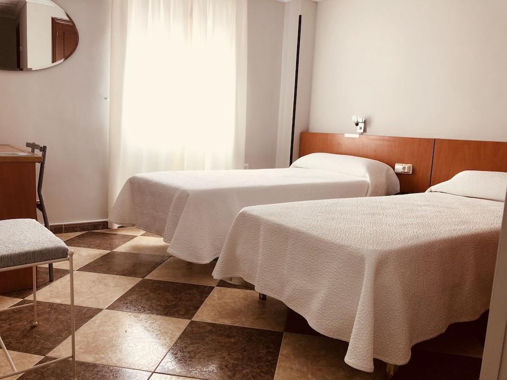 Hotel Juan Carlos Торевьиа Экстерьер фото